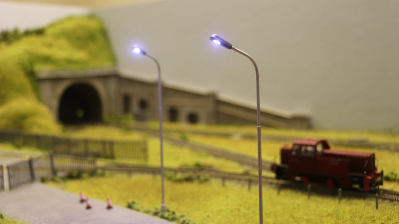 Railscenix Street Lighting 120mm HO OO Scale LEDs (Set of 10) RSC004
