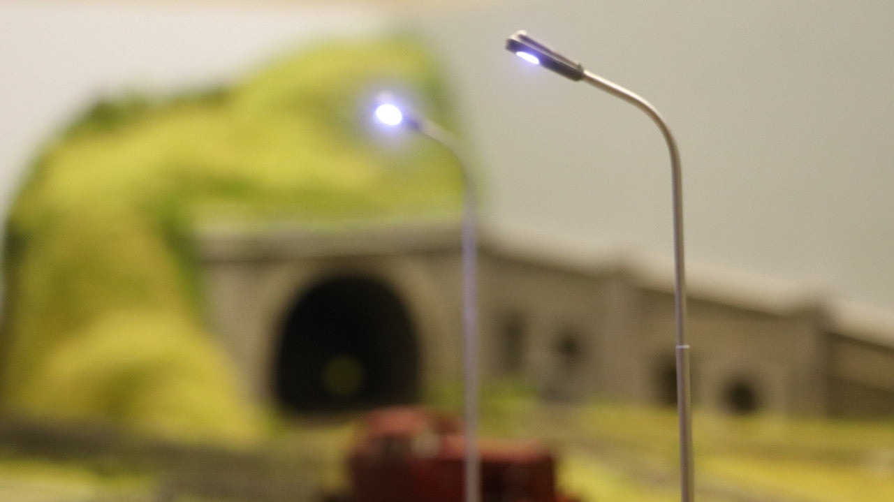 Railscenix Street Lighting 120mm HO OO Scale LEDs (Set of 10) RSC004