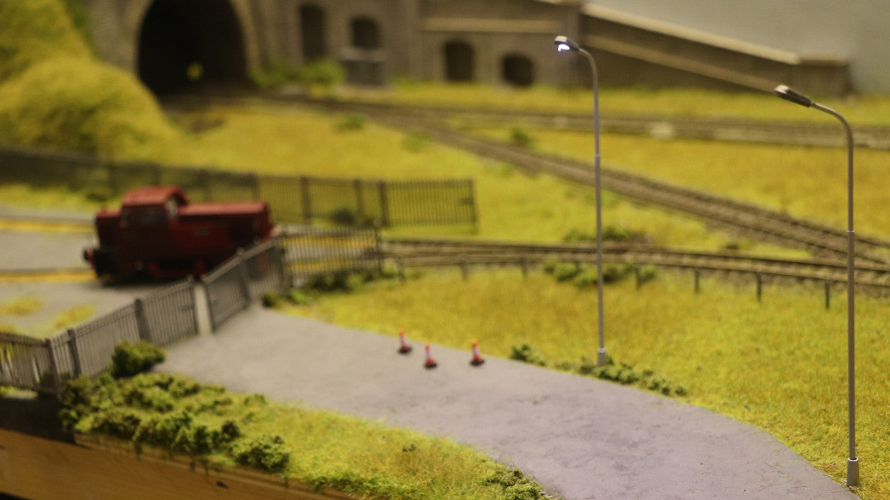 Railscenix Street Lighting 120mm HO OO Scale LEDs (Set of 10) RSC004