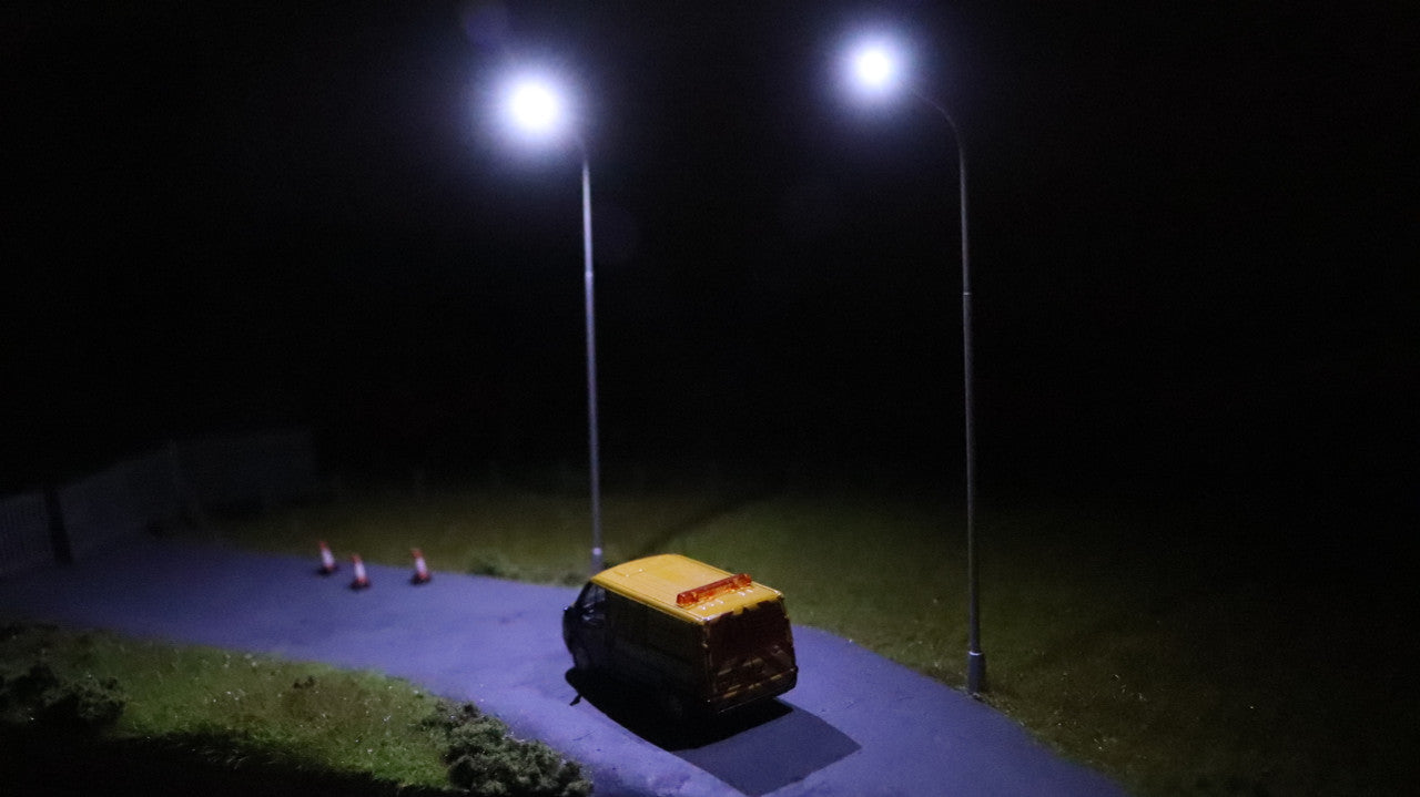 Railscenix Street Lighting 120mm HO OO Scale LEDs (Set of 10) RSC004