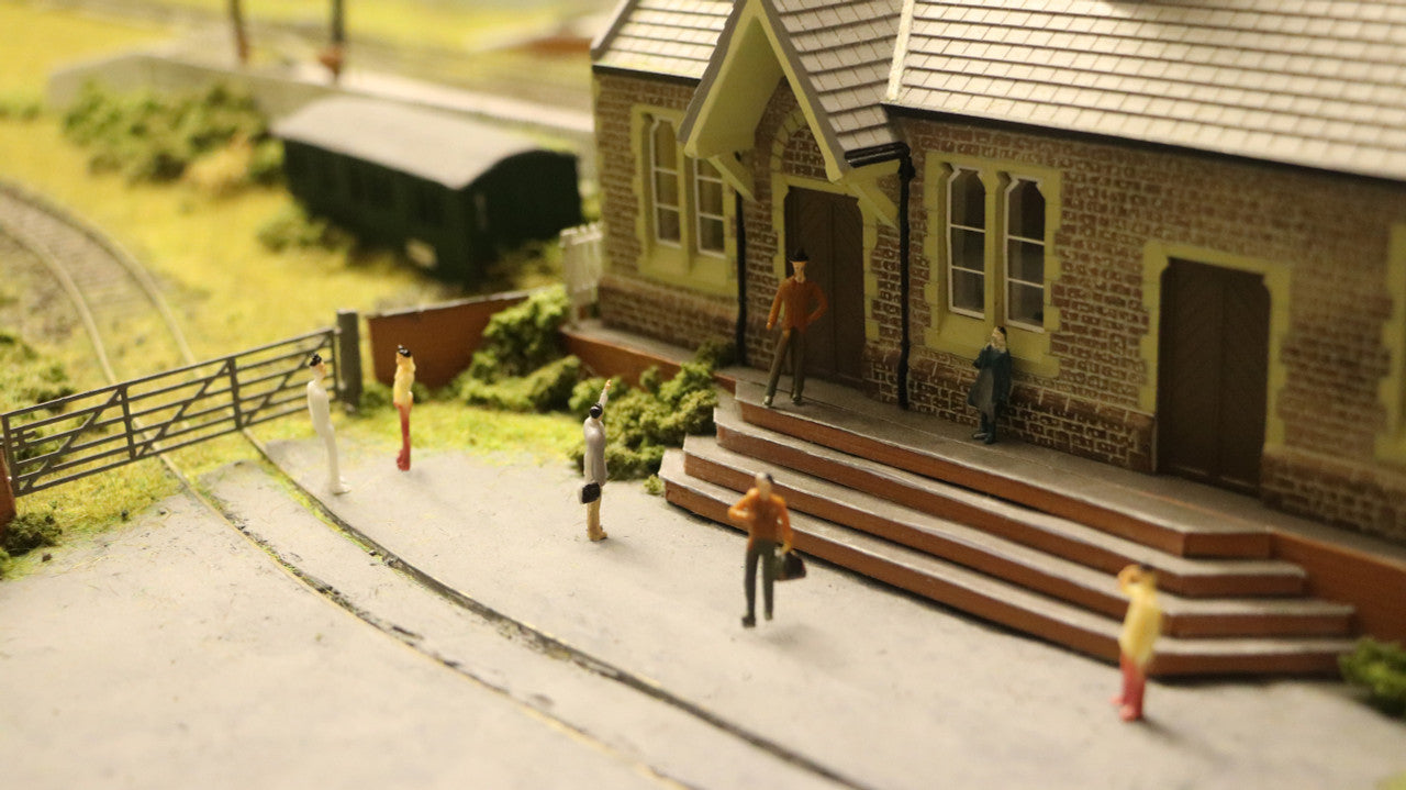 Railscenix 50 Piece Set of Figures OO/ HO Gauge 1/76 scale